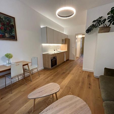Art Nouveau Apartment With Garden In Pisek Esterno foto